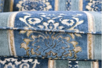 中古　超美品　アメリカ　DREXEL HERITAGE(ドレクセルヘリテイジ)　高級感のある織柄ファブリックが上品な三人掛けソファ　(R-085233)