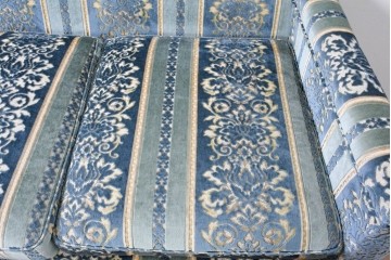 中古　超美品　アメリカ　DREXEL HERITAGE(ドレクセルヘリテイジ)　高級感のある織柄ファブリックが上品な三人掛けソファ　(R-085233)