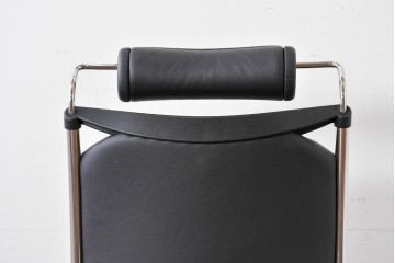 中古　美品　高級品!!　ドイツ　インタースツール(Interstuhl)　柔らかな光沢のあるレザーが上品なヘッドレスト付きオフィスチェア　定価71万円相当　(R-085234)