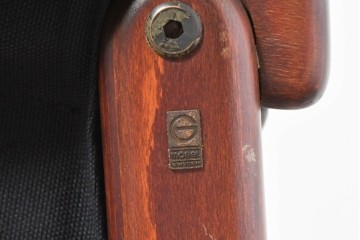 北欧ヴィンテージ　スウェーデン　G-Mobel社　包み込むようなデザインの本革パーソナルチェア　(R-085235)