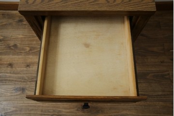 アメリカヴィンテージ　美品　DREXEL HERITAGE(ドレクセルヘリテイジ)　直線的でシンプルなデザインのサイドテーブル　(R-085236)