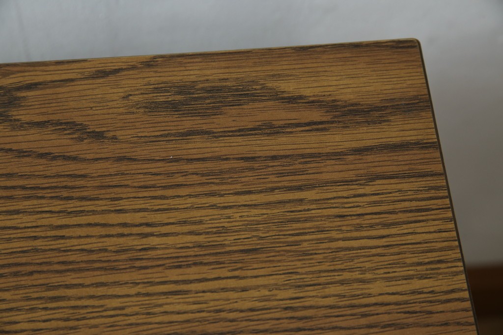 アメリカヴィンテージ　美品　DREXEL HERITAGE(ドレクセルヘリテイジ)　直線的でシンプルなデザインのサイドテーブル　(R-085236)