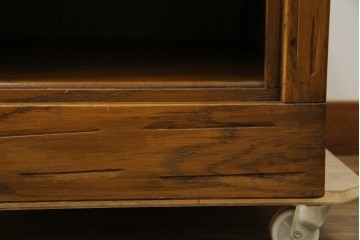 アメリカヴィンテージ　美品　DREXEL HERITAGE(ドレクセルヘリテイジ)　直線的でシンプルなデザインのサイドテーブル　(R-085236)