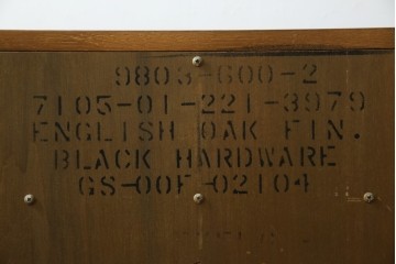 アメリカヴィンテージ　美品　DREXEL HERITAGE(ドレクセルヘリテイジ)　直線的でシンプルなデザインのサイドテーブル　(R-085236)