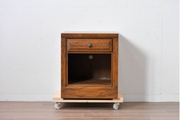 中古　美品　DREXEL HERITAGE(ドレクセルヘリテイジ)　優雅な佇まいが魅力のサイドテーブル　(R-085236)