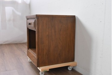 中古　美品　DREXEL HERITAGE(ドレクセルヘリテイジ)　優雅な佇まいが魅力のサイドテーブル　(R-085236)