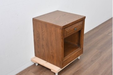 中古　美品　DREXEL HERITAGE(ドレクセルヘリテイジ)　優雅な佇まいが魅力のサイドテーブル　(R-085236)