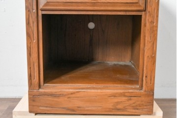 中古　美品　DREXEL HERITAGE(ドレクセルヘリテイジ)　優雅な佇まいが魅力のサイドテーブル　(R-085236)