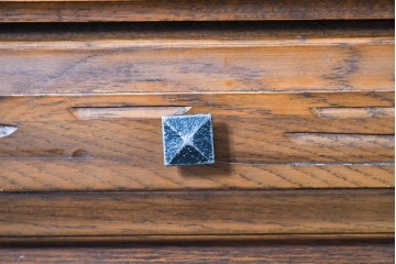 中古　美品　DREXEL HERITAGE(ドレクセルヘリテイジ)　優雅な佇まいが魅力のサイドテーブル　(R-085236)