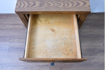 中古　美品　DREXEL HERITAGE(ドレクセルヘリテイジ)　優雅な佇まいが魅力のサイドテーブル　(R-085236)