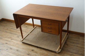 デンマークヴィンテージ　希少!!　アルネ・ヴォッダー(Arne Vodder)デザイン　洗練されたミッドセンチュリースタイルの拡張天板付きパートナーデスク　(R-085237)