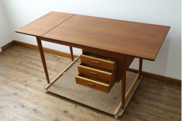 デンマークヴィンテージ　希少!!　アルネ・ヴォッダー(Arne Vodder)デザイン　洗練されたミッドセンチュリースタイルの拡張天板付きパートナーデスク　(R-085237)