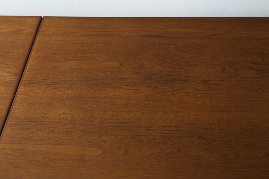 デンマークヴィンテージ　希少!!　アルネ・ヴォッダー(Arne Vodder)デザイン　洗練されたミッドセンチュリースタイルの拡張天板付きパートナーデスク　(R-085237)