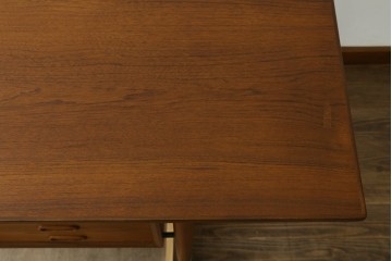 デンマークヴィンテージ　希少!!　アルネ・ヴォッダー(Arne Vodder)デザイン　洗練されたミッドセンチュリースタイルの拡張天板付きパートナーデスク　(R-085237)