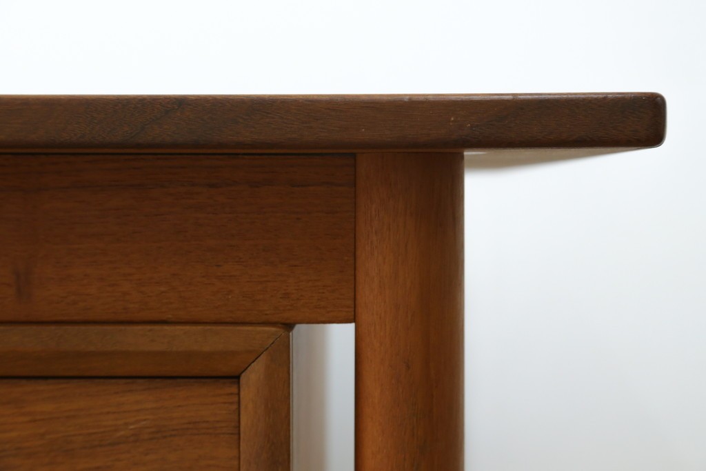 デンマークヴィンテージ　希少!!　アルネ・ヴォッダー(Arne Vodder)デザイン　洗練されたミッドセンチュリースタイルの拡張天板付きパートナーデスク　(R-085237)