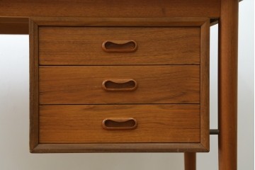 デンマークヴィンテージ　希少!!　アルネ・ヴォッダー(Arne Vodder)デザイン　洗練されたミッドセンチュリースタイルの拡張天板付きパートナーデスク　(R-085237)