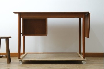 デンマークヴィンテージ　希少!!　アルネ・ヴォッダー(Arne Vodder)デザイン　洗練されたミッドセンチュリースタイルの拡張天板付きパートナーデスク　(R-085237)