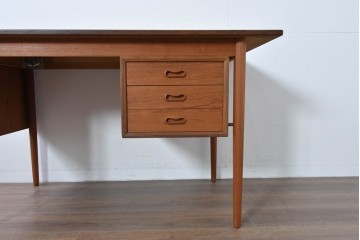デンマークヴィンテージ　希少!!　アルネ・ヴォッダー(Arne Vodder)デザイン　洗練されたミッドセンチュリースタイルの拡張天板付きパートナーデスク　(R-085237)