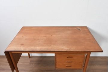 デンマークヴィンテージ　希少!!　アルネ・ヴォッダー(Arne Vodder)デザイン　洗練されたミッドセンチュリースタイルの拡張天板付きパートナーデスク　(R-085237)