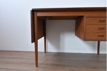 デンマークヴィンテージ　希少!!　アルネ・ヴォッダー(Arne Vodder)デザイン　洗練されたミッドセンチュリースタイルの拡張天板付きパートナーデスク　(R-085237)