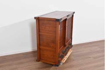 中古　超美品　上品な佇まいの格子引戸付き水屋箪笥サイドボード　(R-085239)