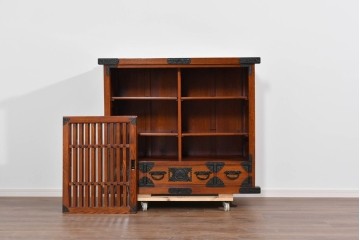 中古　超美品　上品な佇まいの格子引戸付き水屋箪笥サイドボード　(R-085239)