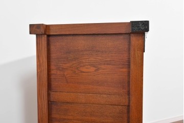 中古　超美品　上品な佇まいの格子引戸付き水屋箪笥サイドボード　(R-085239)