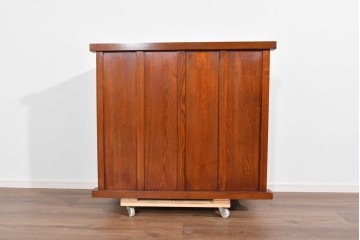 中古　超美品　上品な佇まいの格子引戸付き水屋箪笥サイドボード　(R-085239)