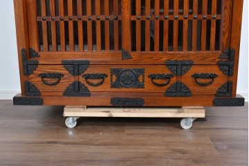 中古　超美品　上品な佇まいの格子引戸付き水屋箪笥サイドボード　(R-085239)