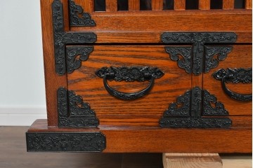 中古　超美品　上品な佇まいの格子引戸付き水屋箪笥サイドボード　(R-085239)