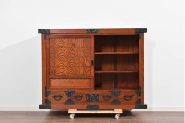 中古　超美品　引戸の木目が美しい水屋箪笥サイドボード　定価約36万円相当　(R-085240)