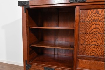 中古　超美品　引戸の木目が美しい水屋箪笥サイドボード　定価約36万円相当　(R-085240)