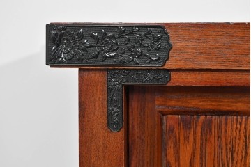 中古　超美品　引戸の木目が美しい水屋箪笥サイドボード　定価約36万円相当　(R-085240)