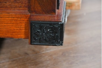 中古　超美品　引戸の木目が美しい水屋箪笥サイドボード　定価約36万円相当　(R-085240)