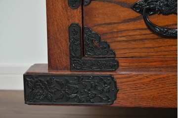 中古　超美品　引戸の木目が美しい水屋箪笥サイドボード　定価約36万円相当　(R-085240)