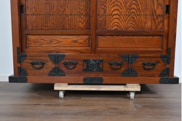 中古　超美品　引戸の木目が美しい水屋箪笥サイドボード　定価約36万円相当　(R-085240)