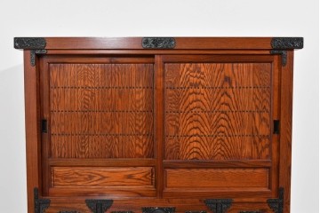 中古　超美品　引戸の木目が美しい水屋箪笥サイドボード　定価約36万円相当　(R-085240)