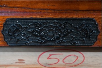 中古　超美品　引戸の木目が美しい水屋箪笥サイドボード　定価約36万円相当　(R-085240)