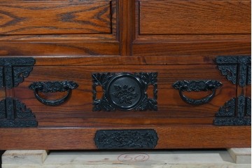 中古　超美品　引戸の木目が美しい水屋箪笥サイドボード　定価約36万円相当　(R-085240)