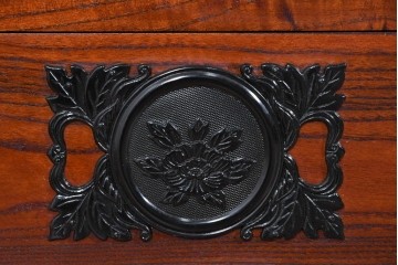 中古　超美品　引戸の木目が美しい水屋箪笥サイドボード　定価約36万円相当　(R-085240)