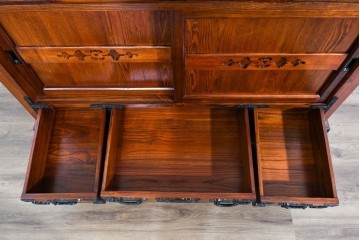 中古　超美品　和の空間に溶け込む上品な佇まいの水屋箪笥サイドボード　(R-085241)