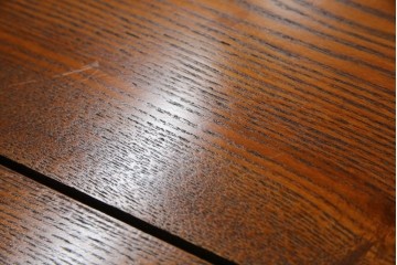 中古　超美品!　引き戸に施された透かし彫りがアクセントの水屋箪笥　(R-085241)