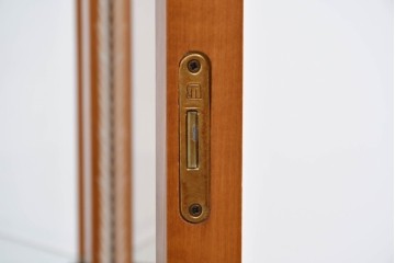 中古　美品　CLイタリア(CLItalia)社　繊細な装飾と優雅な象嵌が美しいキャビネット　定価推定約250万円以上　(R-085242)