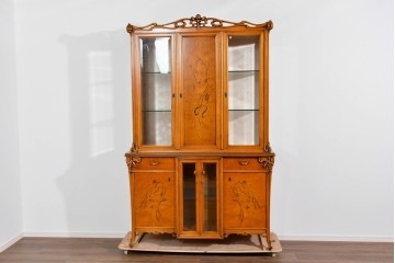 中古　美品　CLイタリア(CLItalia)社　繊細な装飾と優雅な象嵌が美しいキャビネット　定価推定約250万円以上　(R-085242)