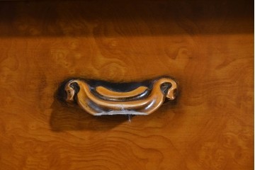 中古　美品　CLイタリア(CLItalia)社　繊細な装飾と優雅な象嵌が美しいキャビネット　定価推定約250万円以上　(R-085242)