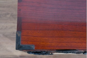 和製ヴィンテージ　希少‼　名工　八重樫繁作　上質な雰囲気を醸し出す手打ち金具付きの仙台小箪笥　(R-085243)