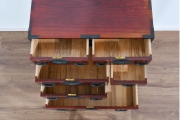 和製ヴィンテージ　希少‼　名工　八重樫繁作　上質な雰囲気を醸し出す手打ち金具付きの仙台小箪笥　(R-085243)