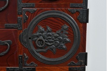 和製ヴィンテージ　希少‼　名工　八重樫繁作　上質な雰囲気を醸し出す手打ち金具付きの仙台小箪笥　(R-085243)