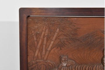 和製アンティーク　総欅(ケヤキ)材　在銘　惣昌　虎と鷹の図　迫力のある両面彫刻の衝立て　(R-085244)