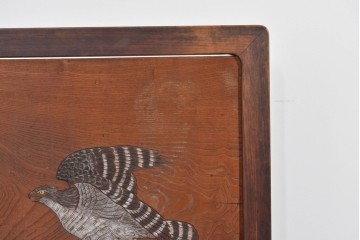 和製アンティーク　総欅(ケヤキ)材　在銘　惣昌　虎と鷹の図　迫力のある両面彫刻の衝立て　(R-085244)